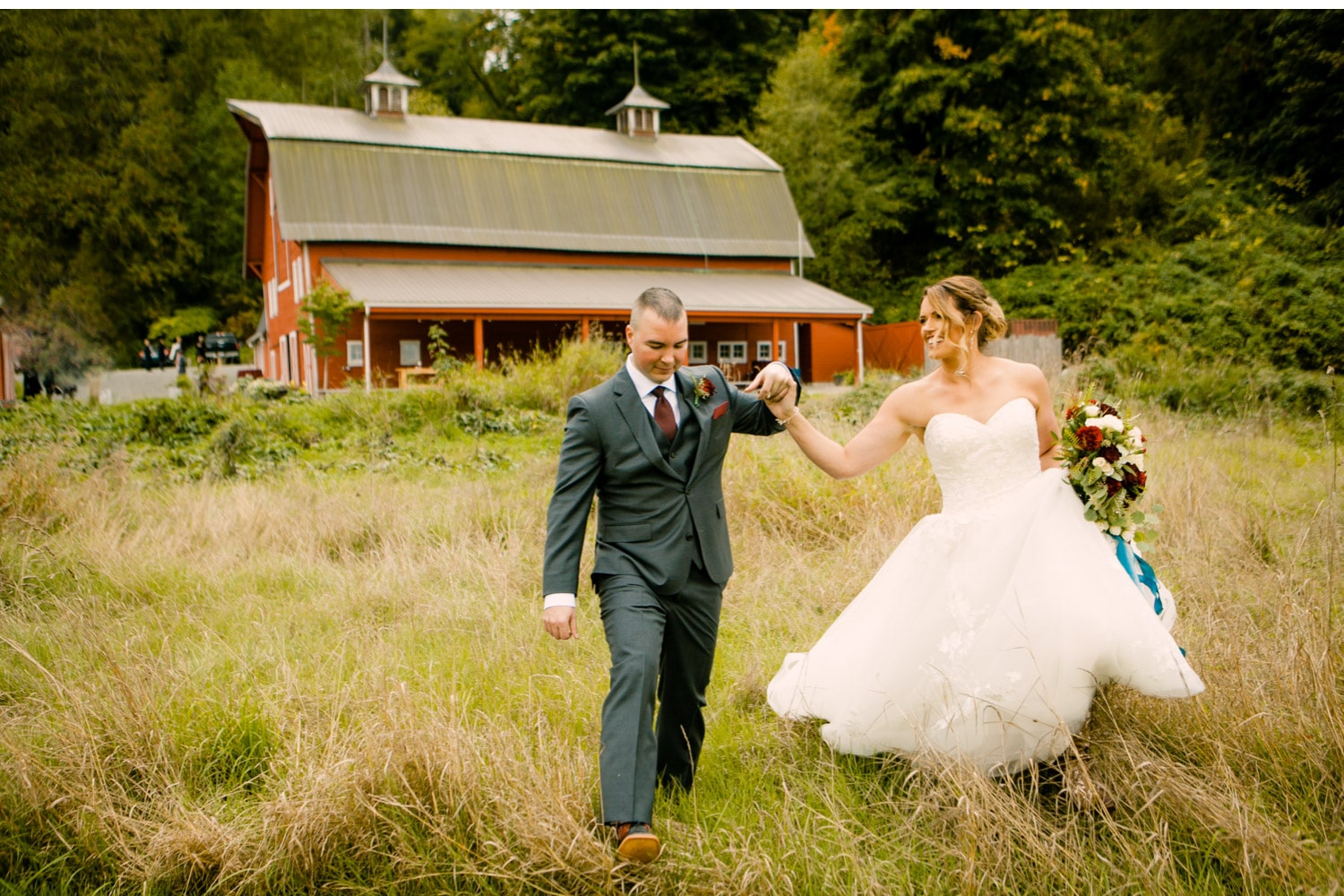 marionfield farm wedding photo skagit venue barn wedding